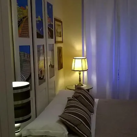 לינה וארוחת בוקר Le Stanze Di Angela נאפולי